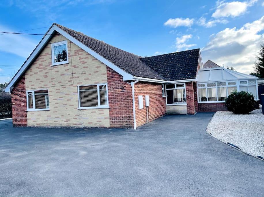 5-Bedroom Cottage In Healing, Grimsby Екстериор снимка