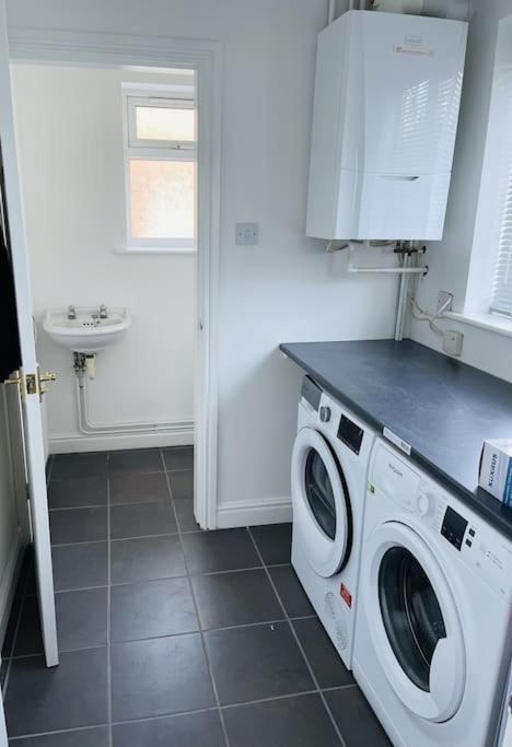 5-Bedroom Cottage In Healing, Grimsby Екстериор снимка